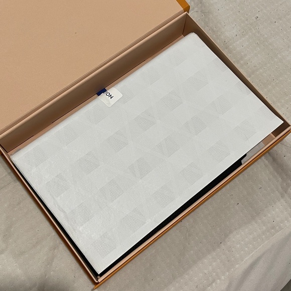 Rare Louis Vuitton scarf m70029 - Picture 4 of 5